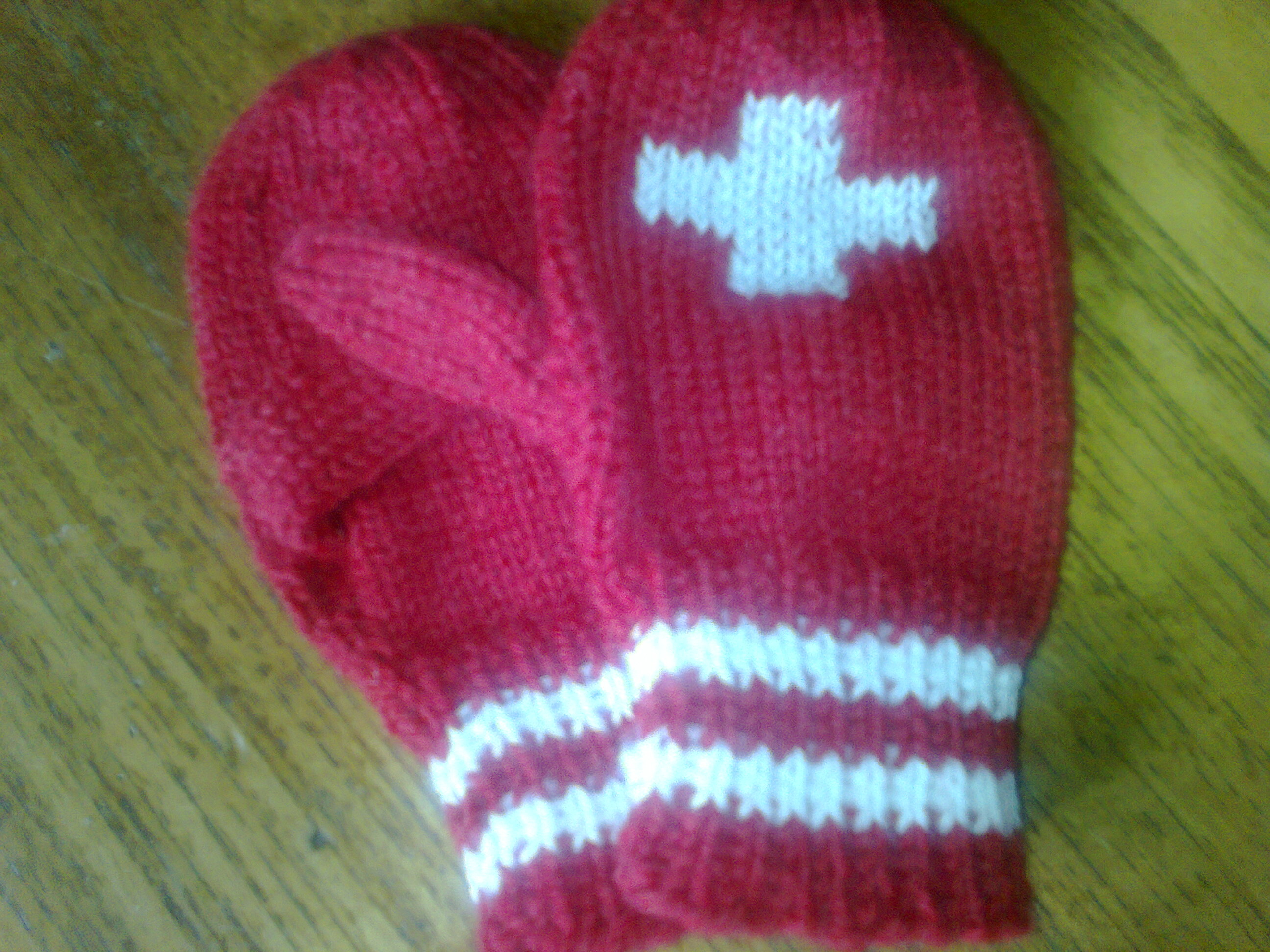 Handschuh rot mit CH Kreuz für Kind ca. 2-4 Jahre.