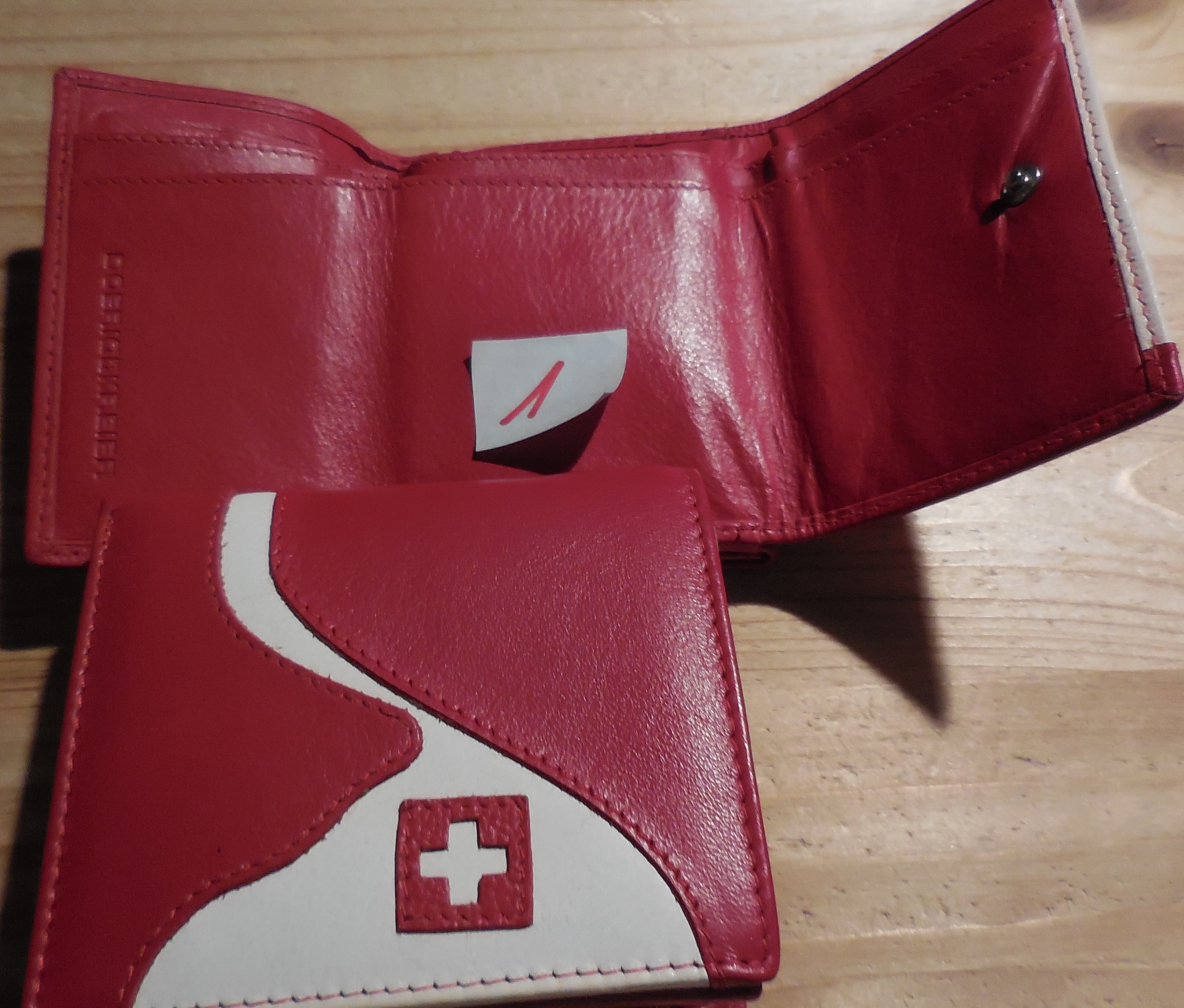 Portemonnaie rot/weiss, Matterhorn 8x10cm 